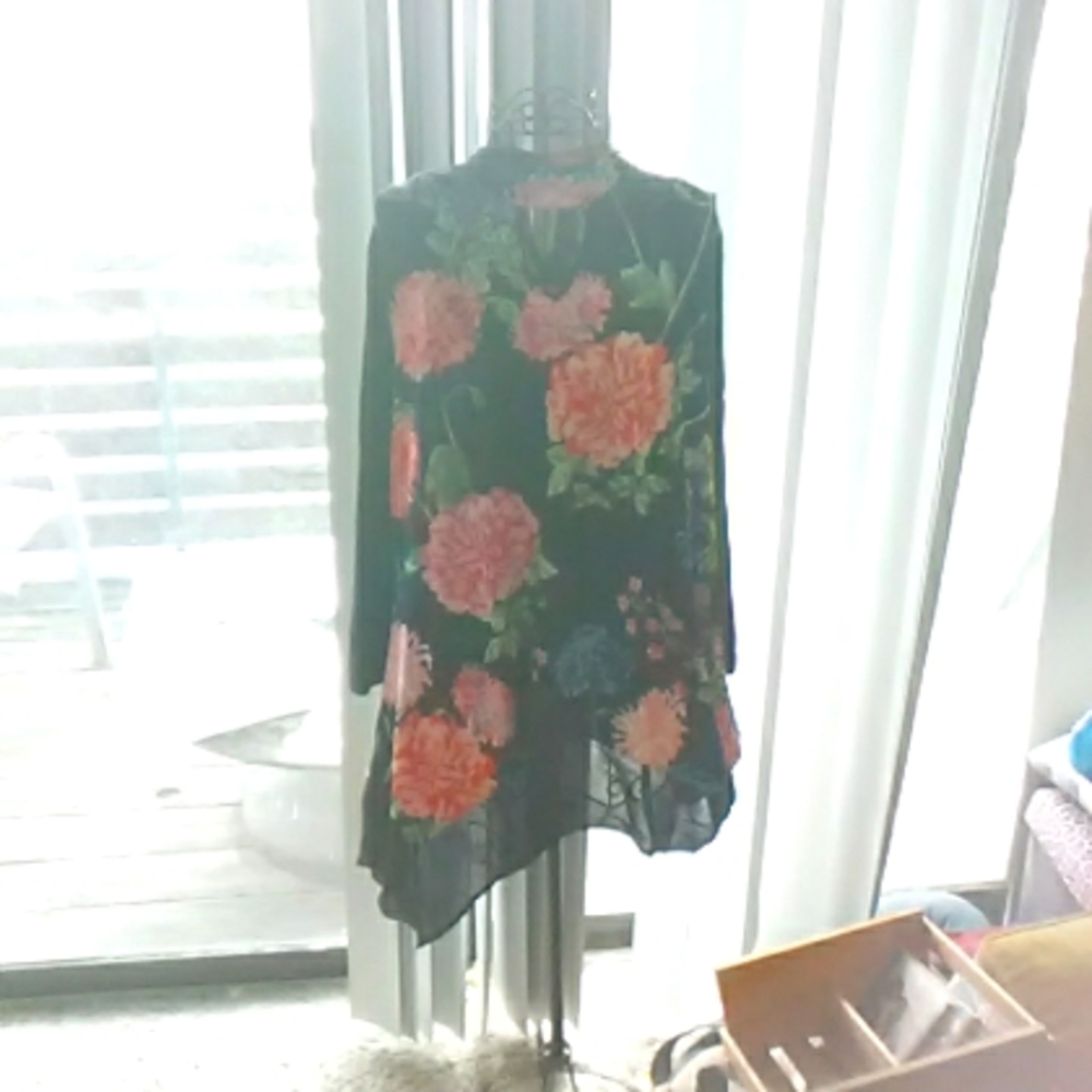 Kate & Mallory like new blouse!
